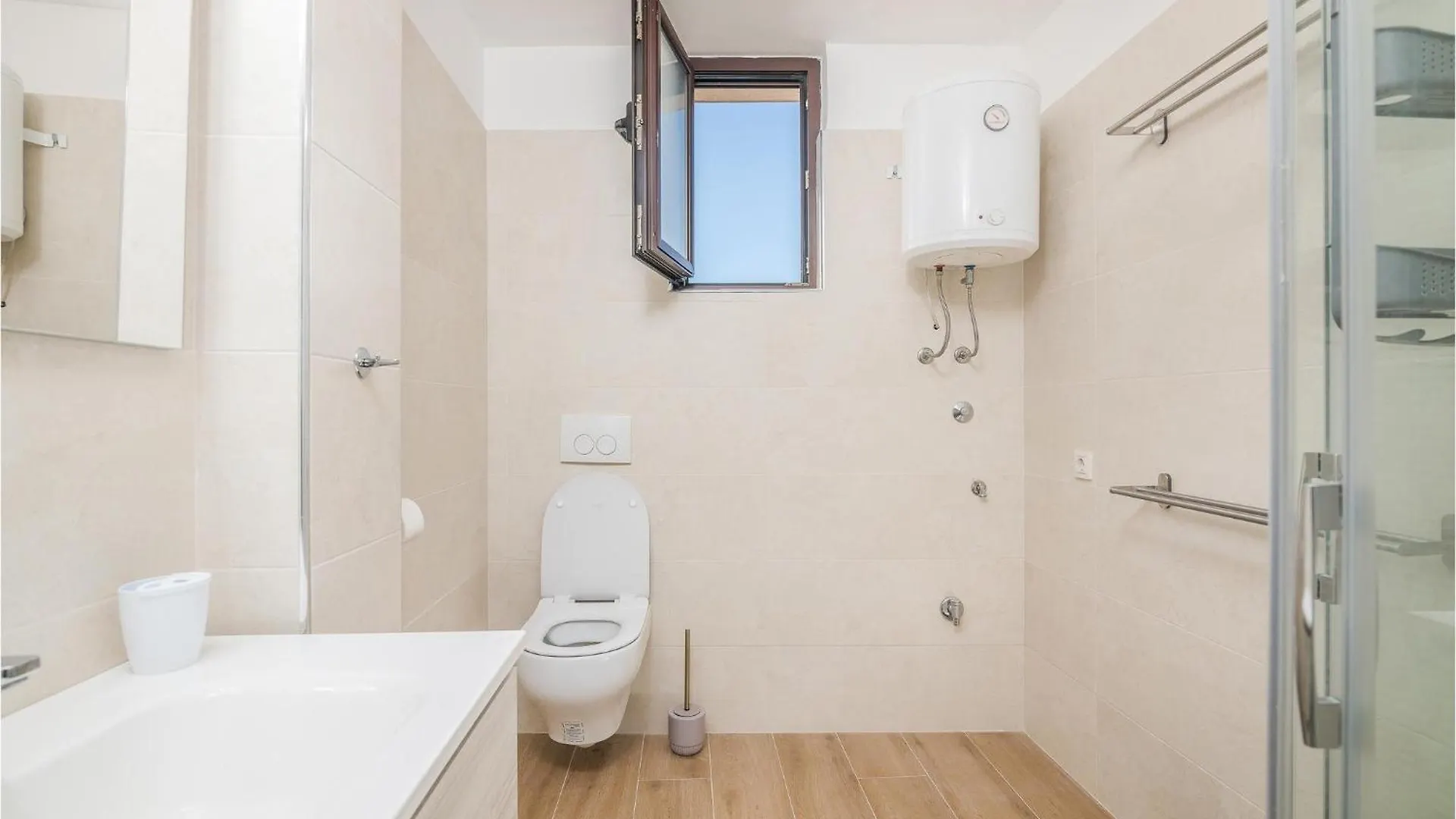 2 Bedroom Pet Friendly Home In Добринь